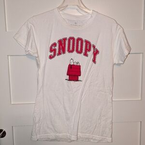 Snoopy white T-shirt youth size XL. Snoopy brand Tshirt.